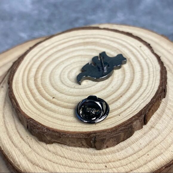 Triceratops Pink Small Enamel Pin/ Brooch Lapel - Picture 4 of 6